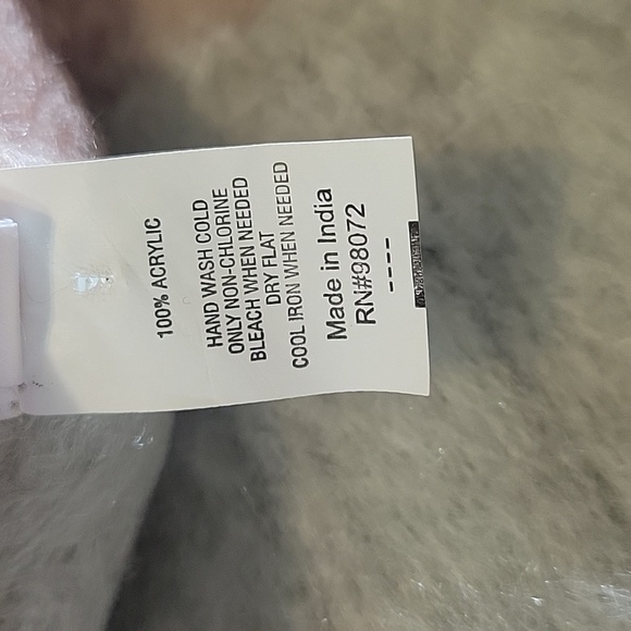 Lauren Conrad Scarf - Picture 4 of 7